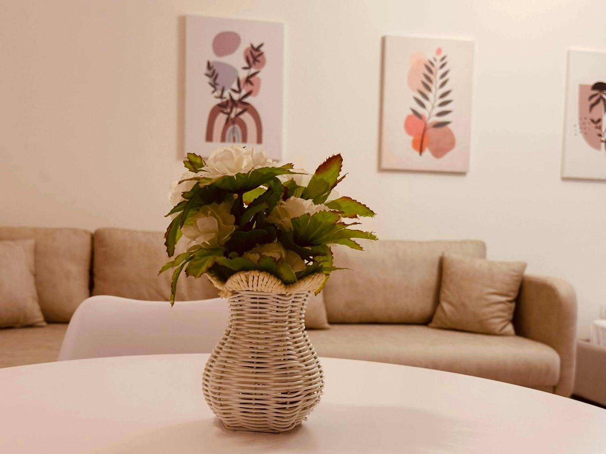 Jico Travel - Erjon Apartments วญอเรอ ภายนอก รูปภาพ